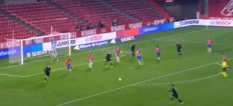 媒体人：中国足球真正的危机是不快乐，大家都缺乏尊重和信任